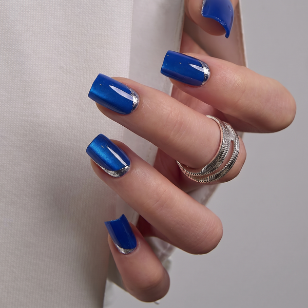 Sapphire Frost – M Squoval