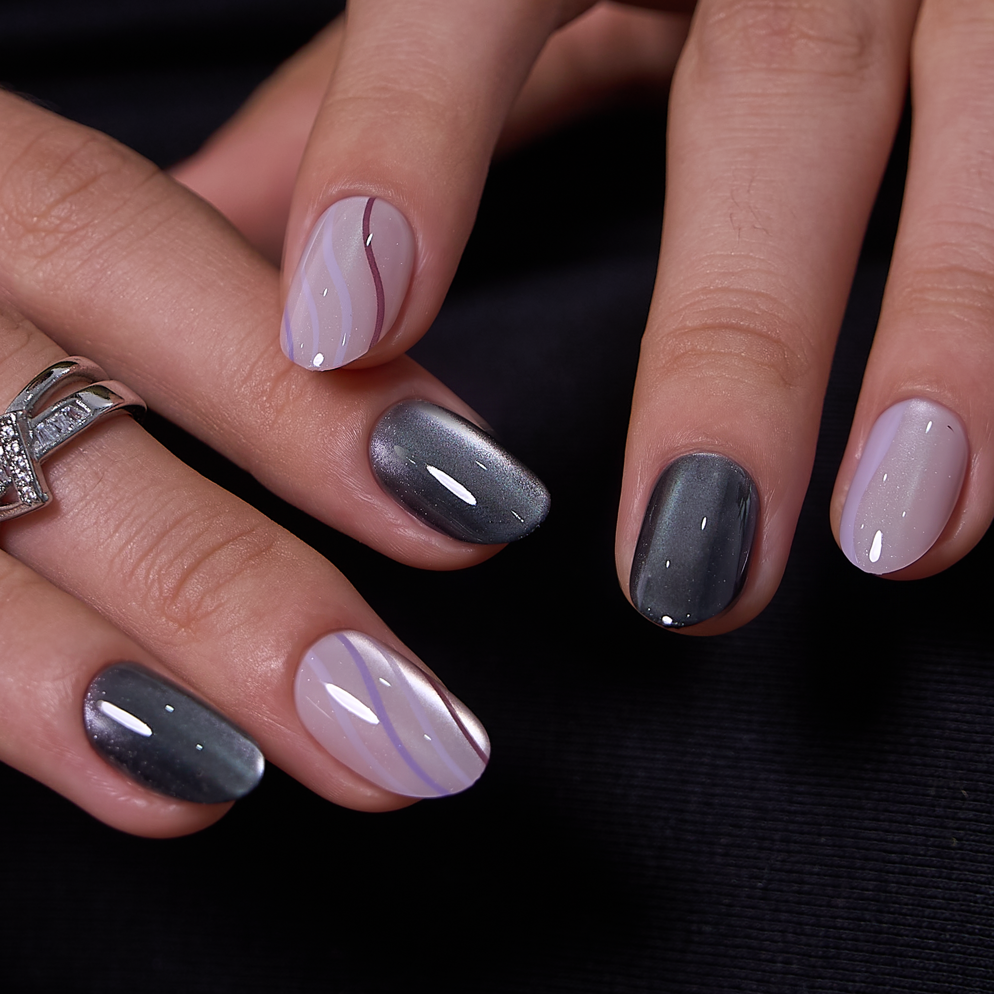 Graphite Glow - S Oval