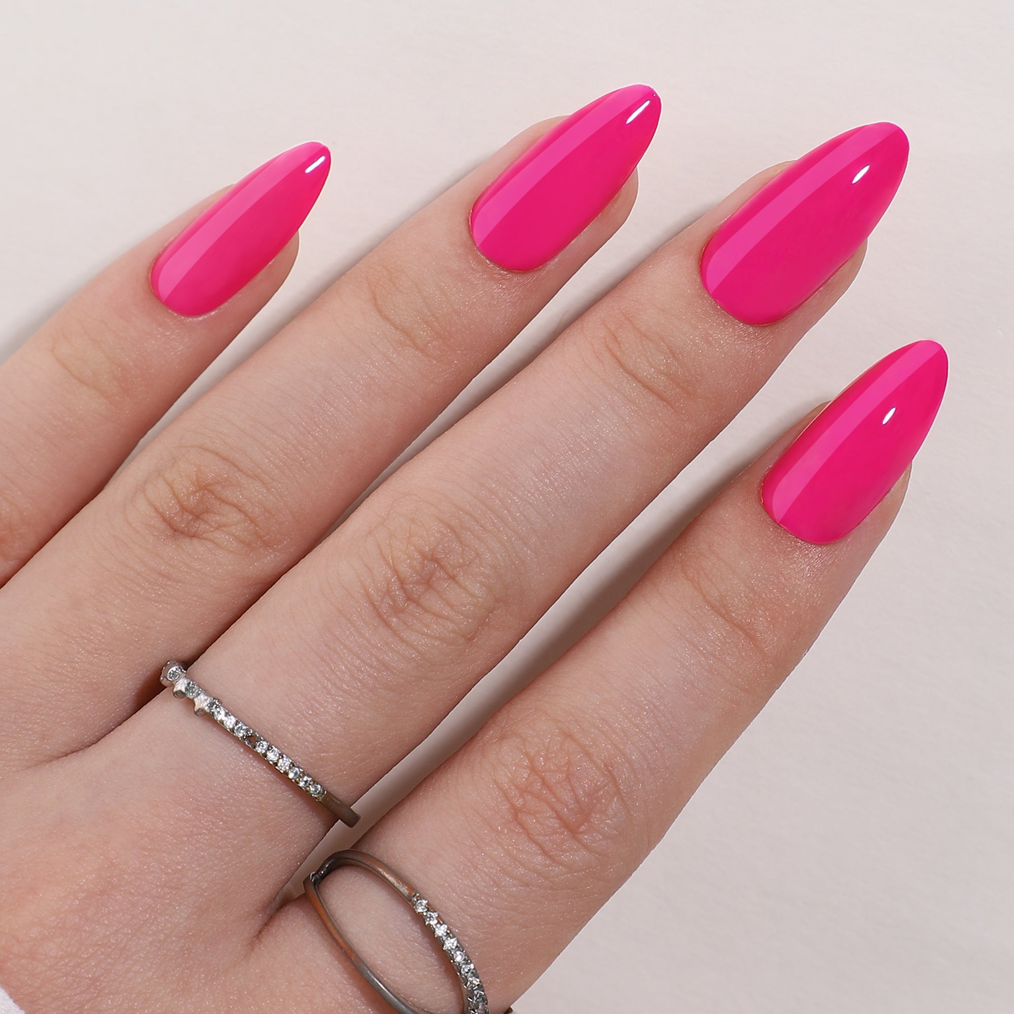 Neon Stiletto – L Stiletto
