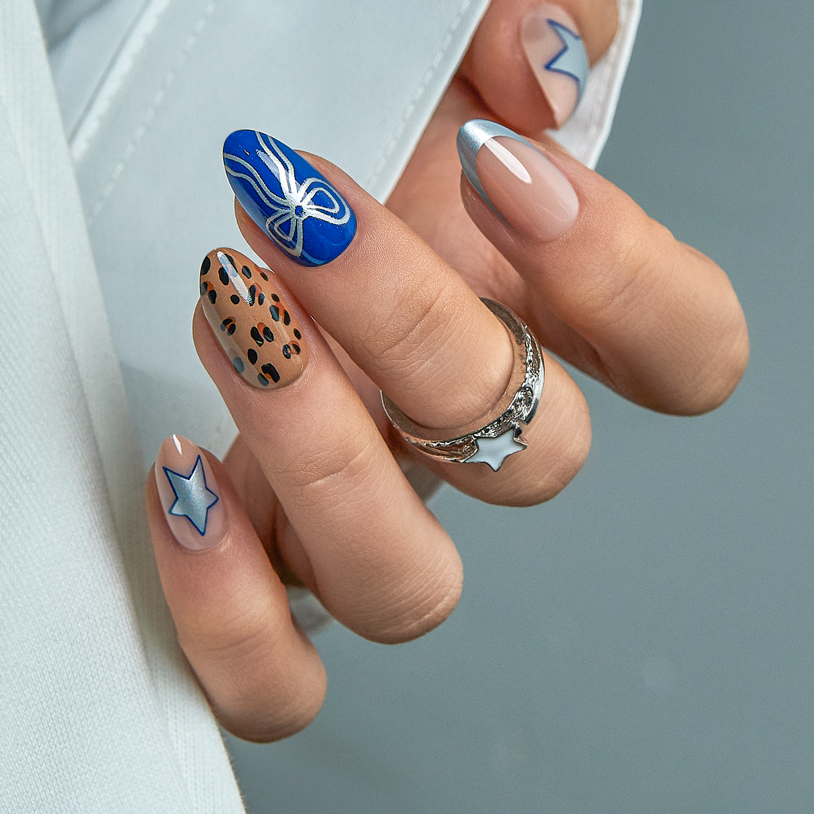 Leopard Bow – S Almond
