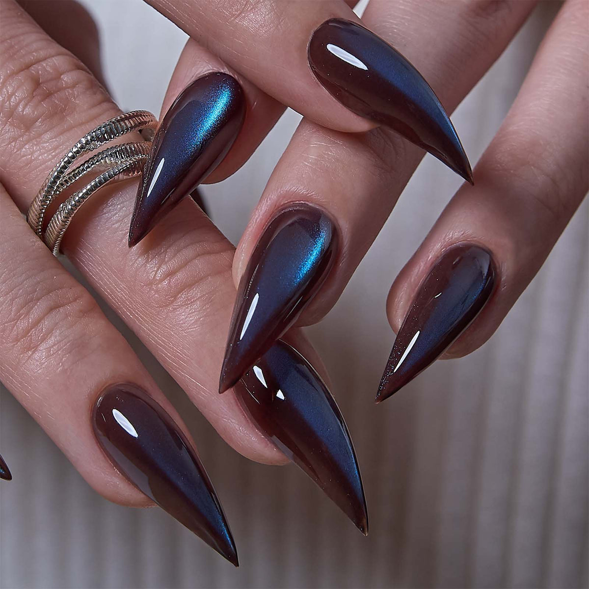 Nebula Shift - L Cat Claw nail