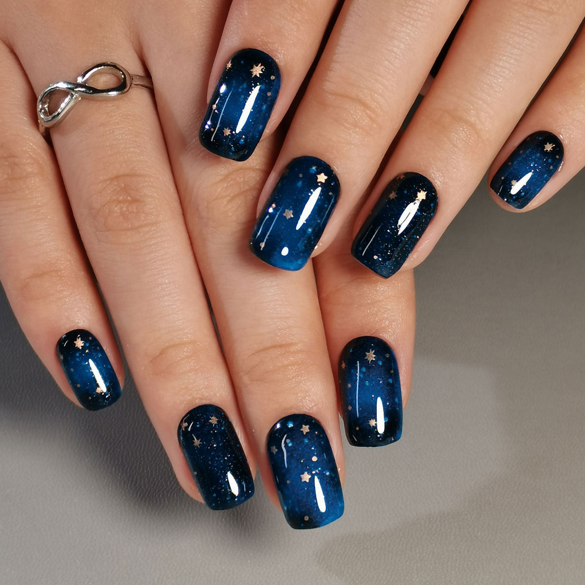 nail-art-ideas-squoval-blue-medium-glossy-press-on-nails-curvlife