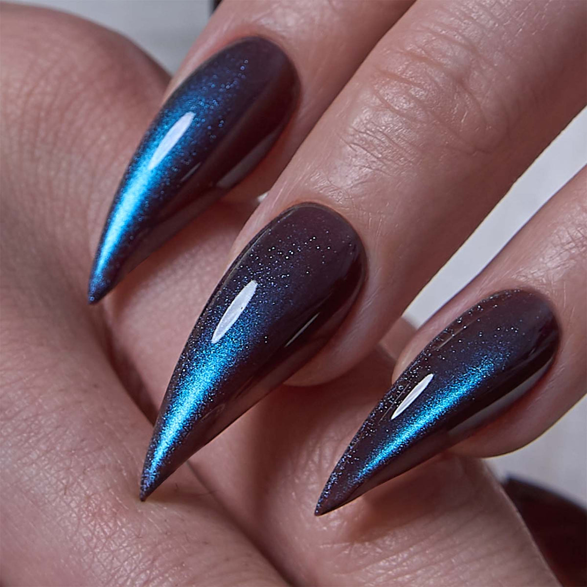 Nebula Shift - L Cat Claw nail
