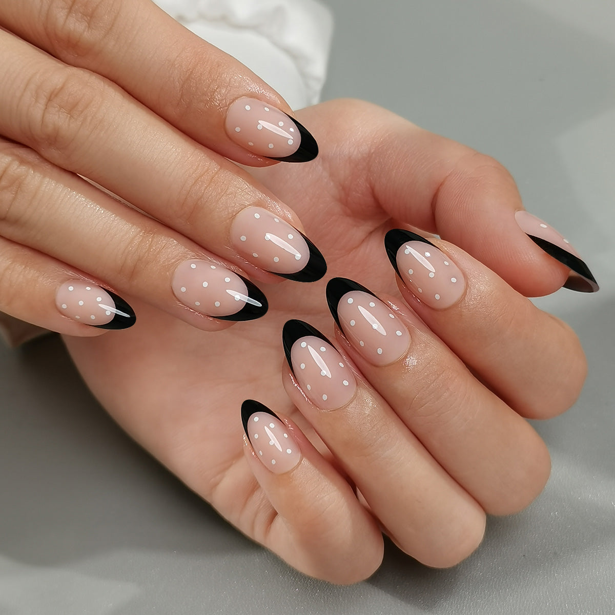 Classic Polka – S Almond