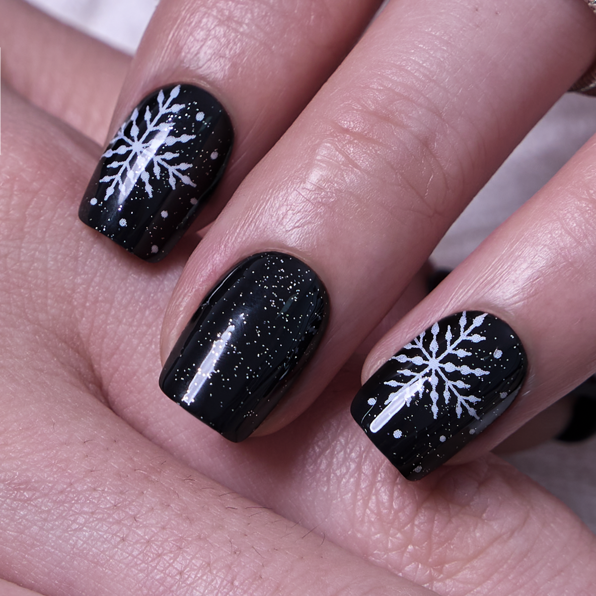 Starry Snowflakes – S Squoval