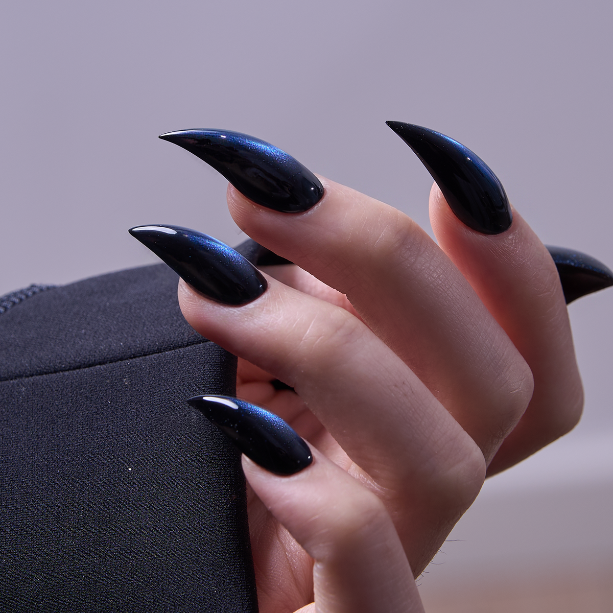 Sapphire Shift - L Cat Claw nail