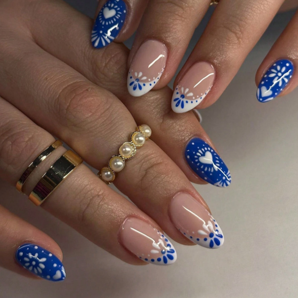 Curvlife short oval heart Nail Art Press On Nails french blue glossy shiny for valentines day 2 Week Wear