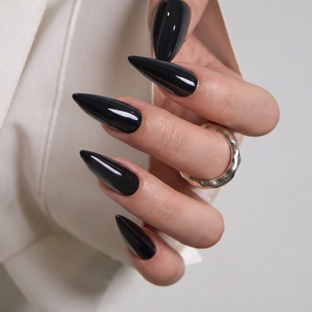 Onyx Strike - L Stiletto