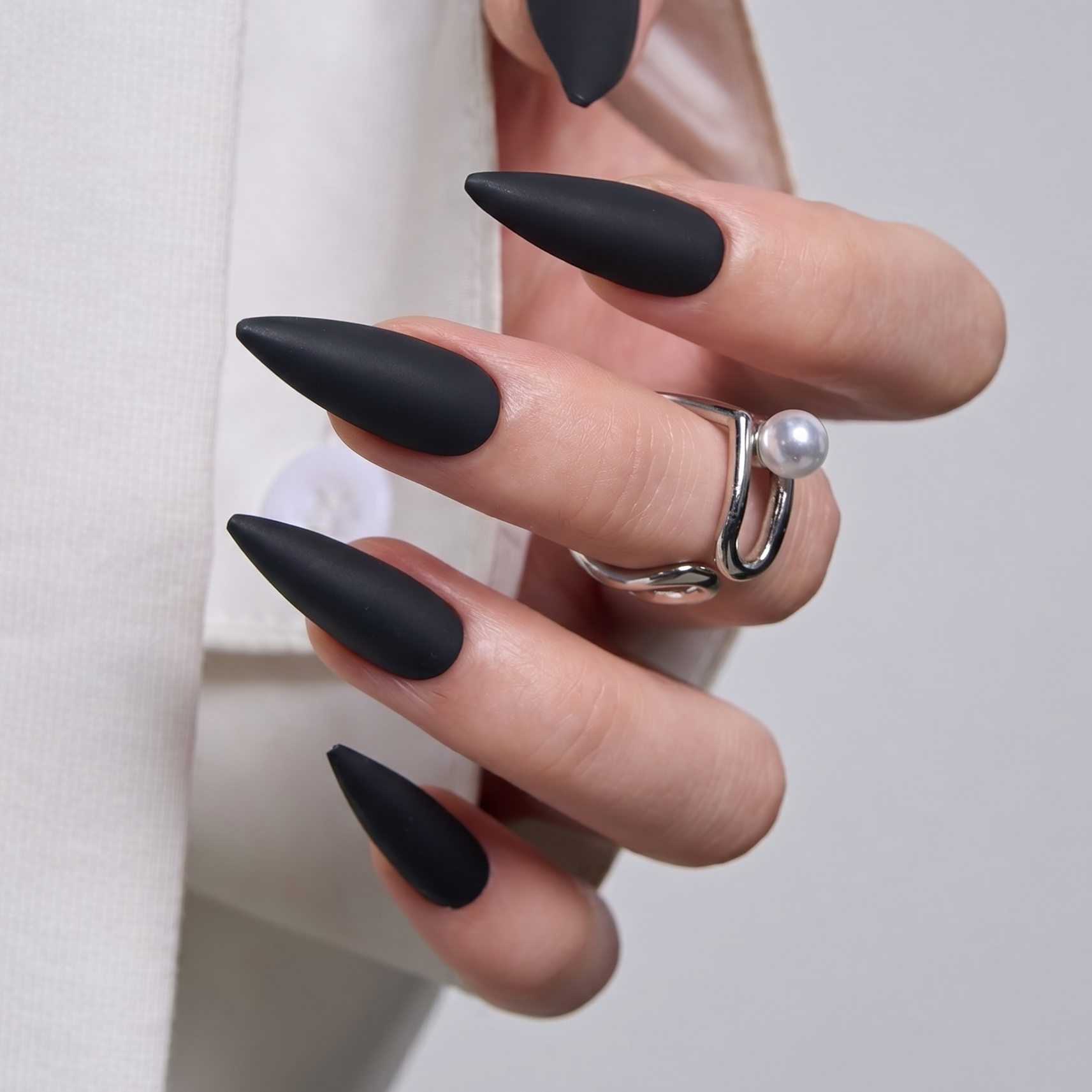 Obsidian Silk – L Stiletto