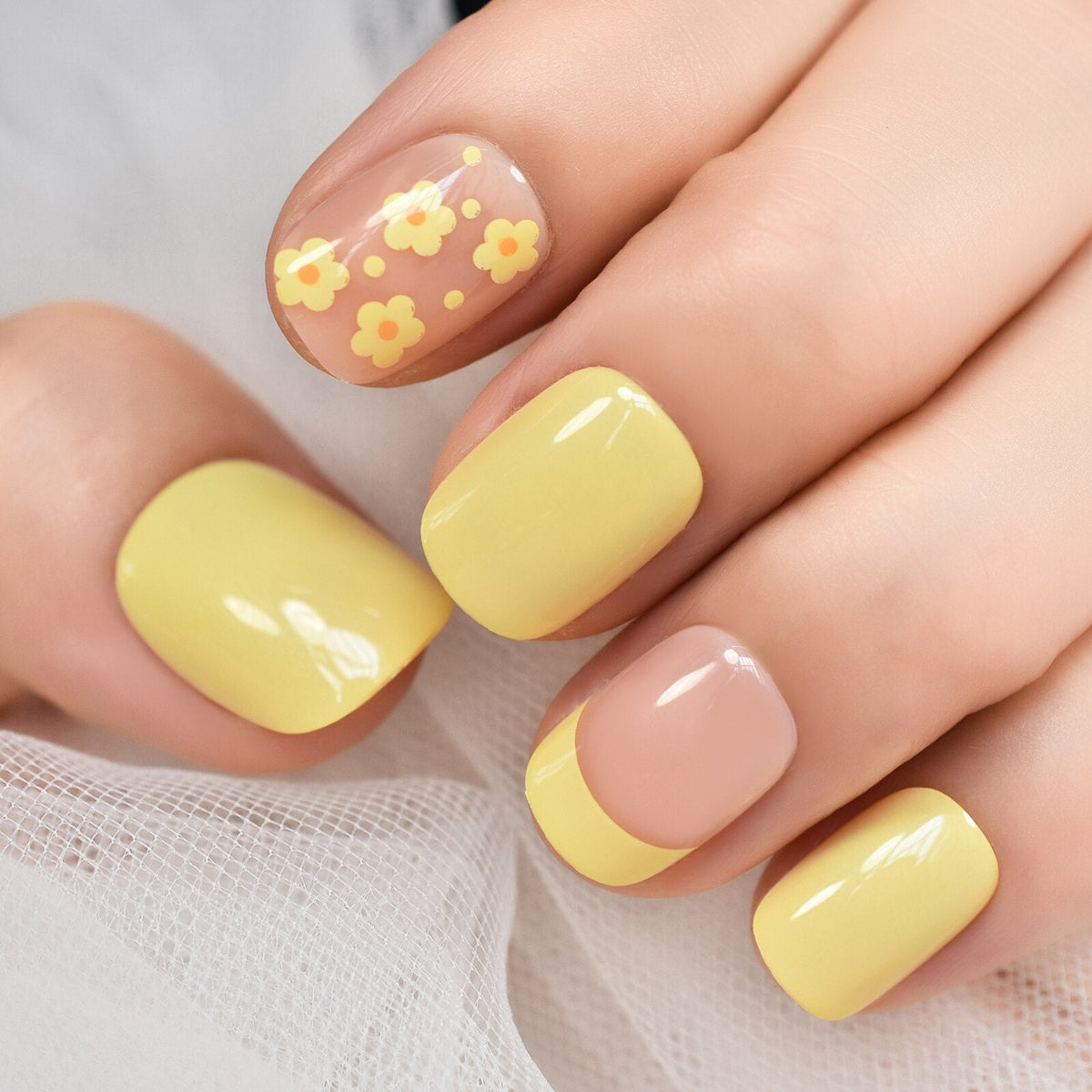 Nails Art Ideas Flower French Glossy Patterns Prints Short Squoval
