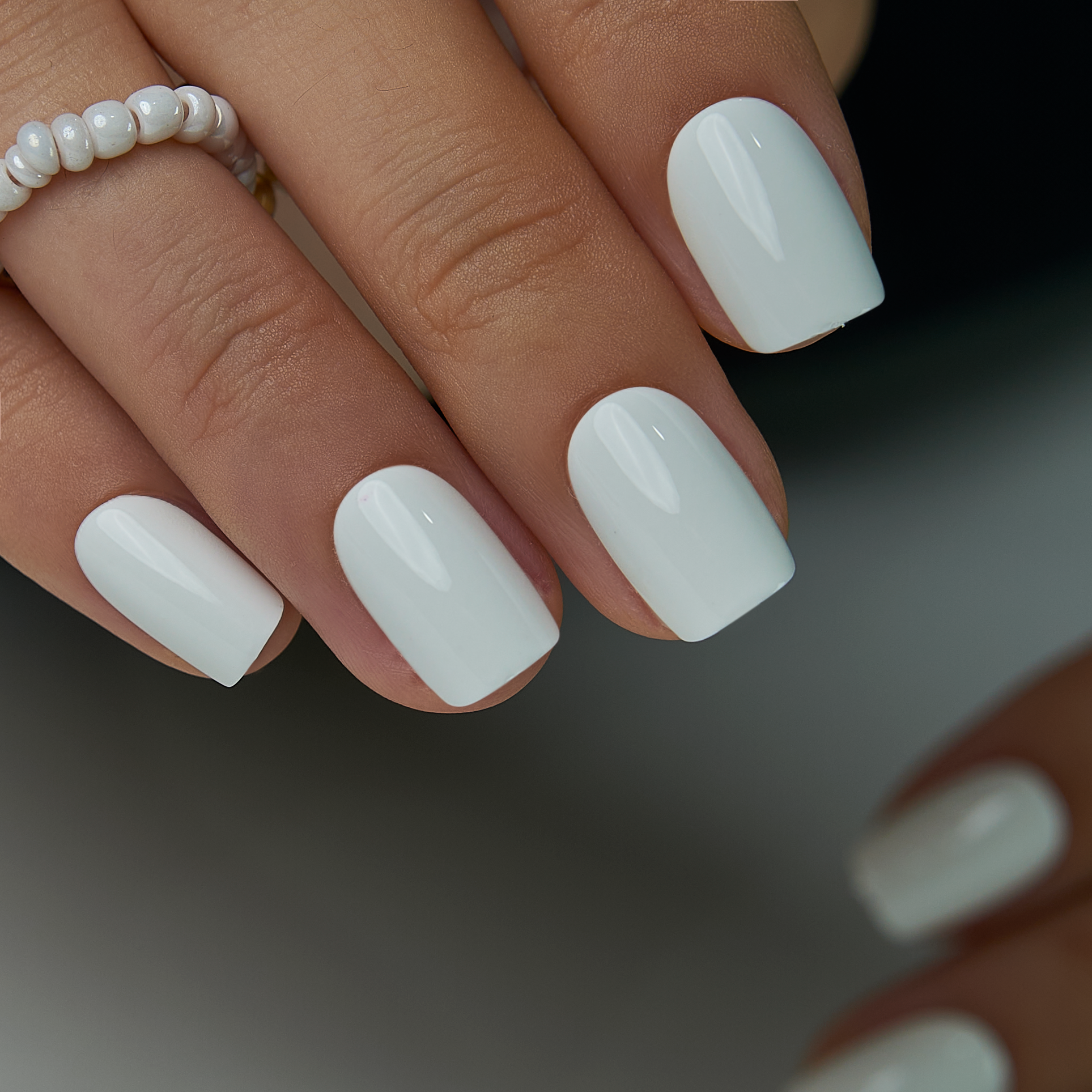 White Pearl – M Squoval