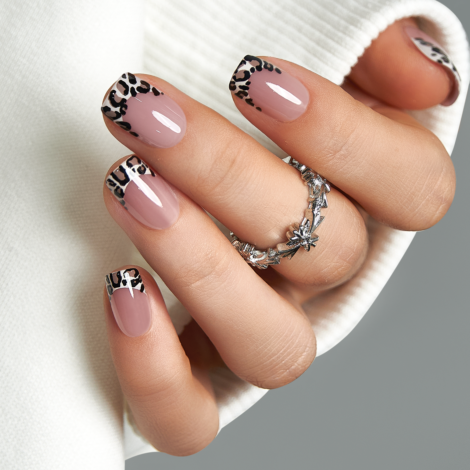 Chic Brown – S Squoval