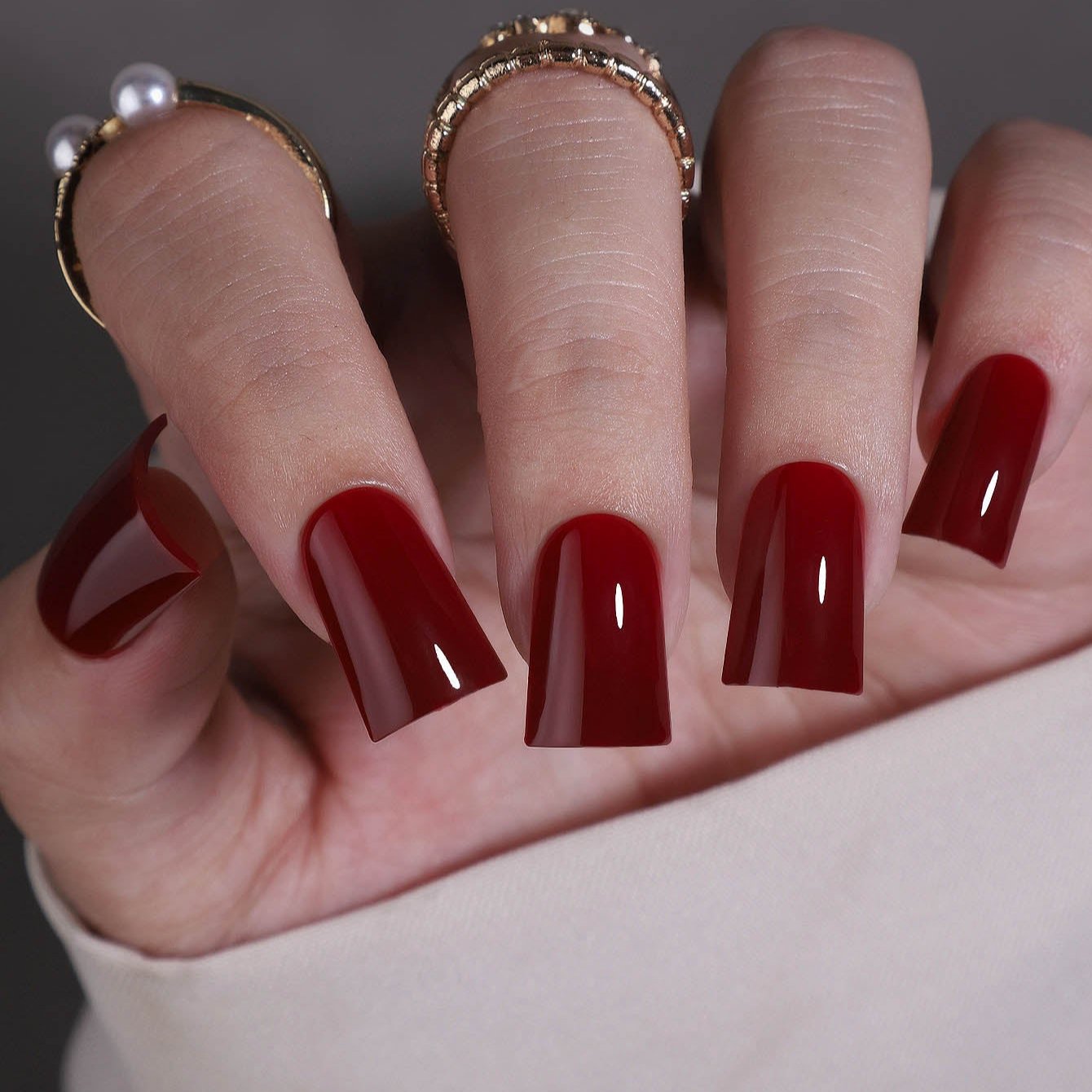 Scarlet Winter – M Duckbill