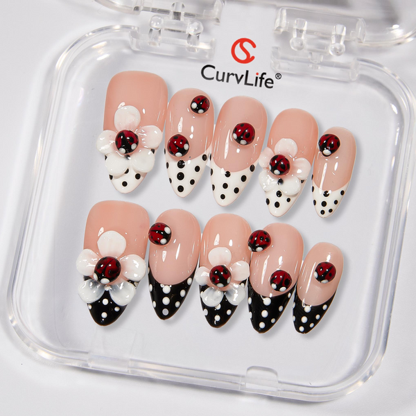 Handmade·Ladybug Bloom