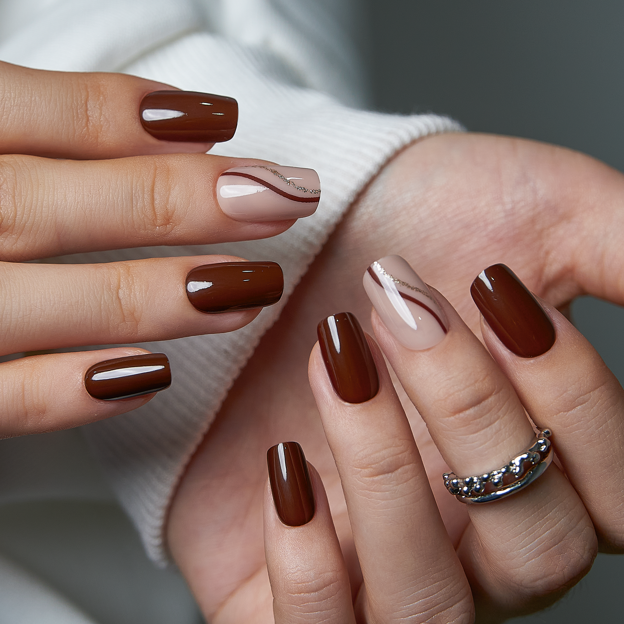 Mocha Line Dream – M Squoval