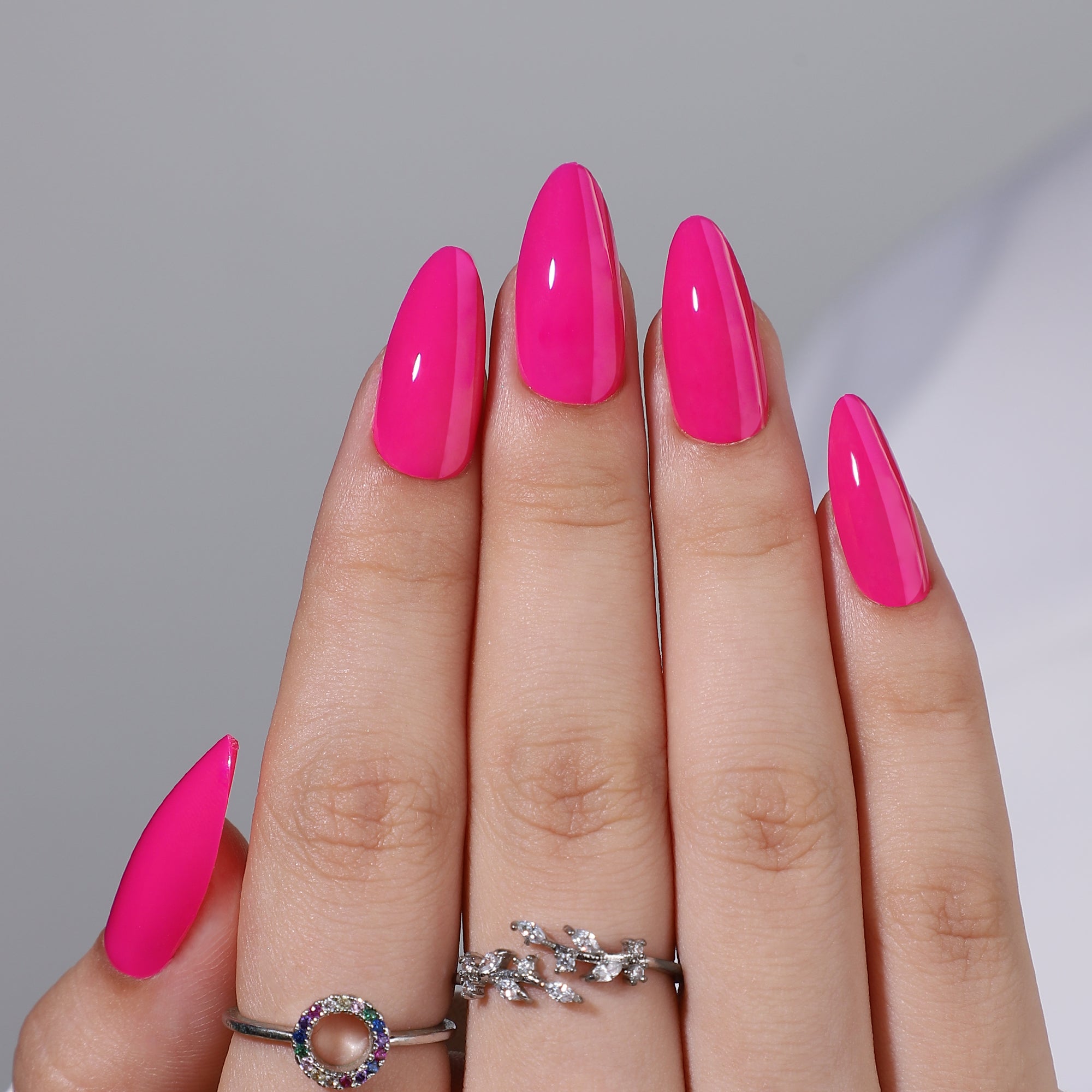 Neon Stiletto – L Stiletto