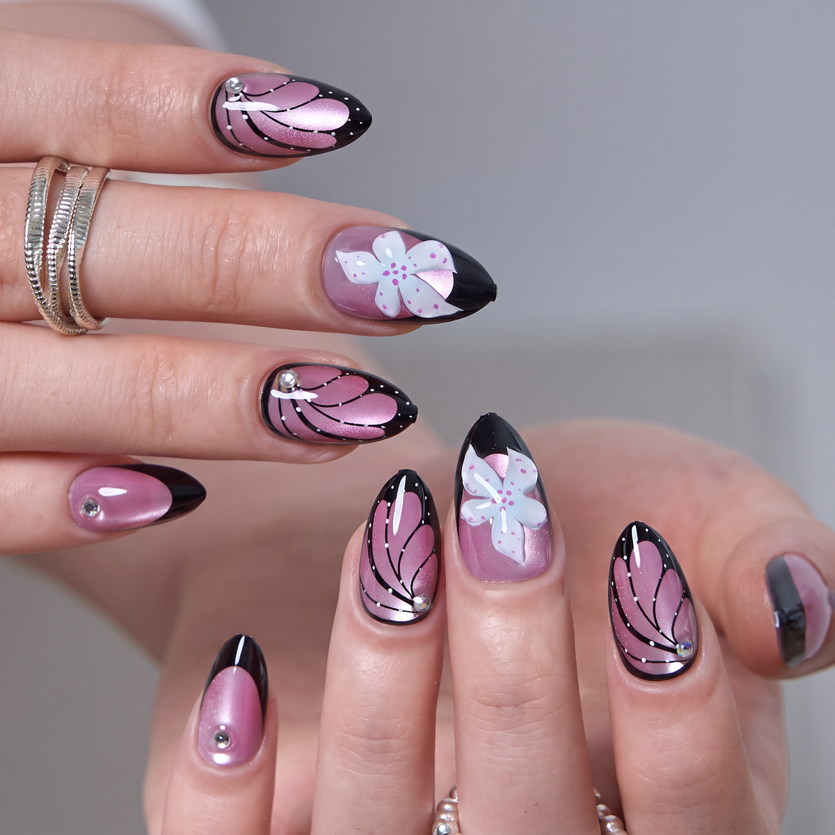 Designer's Pick | Papillon Glimmer - S Almond