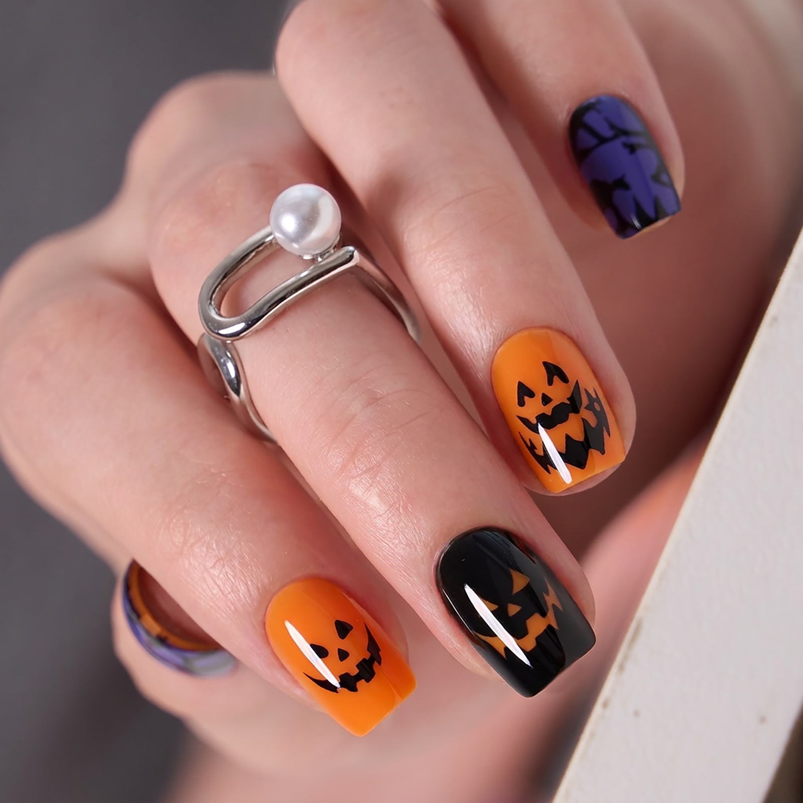 Pumpkin Grin - S Squoval