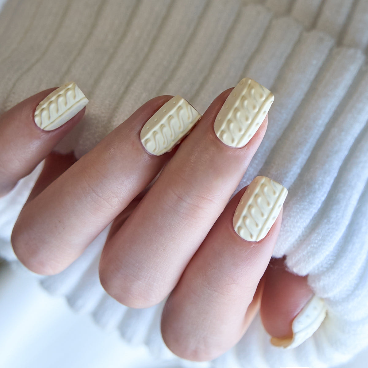 Sweater Embrace – S Squoval