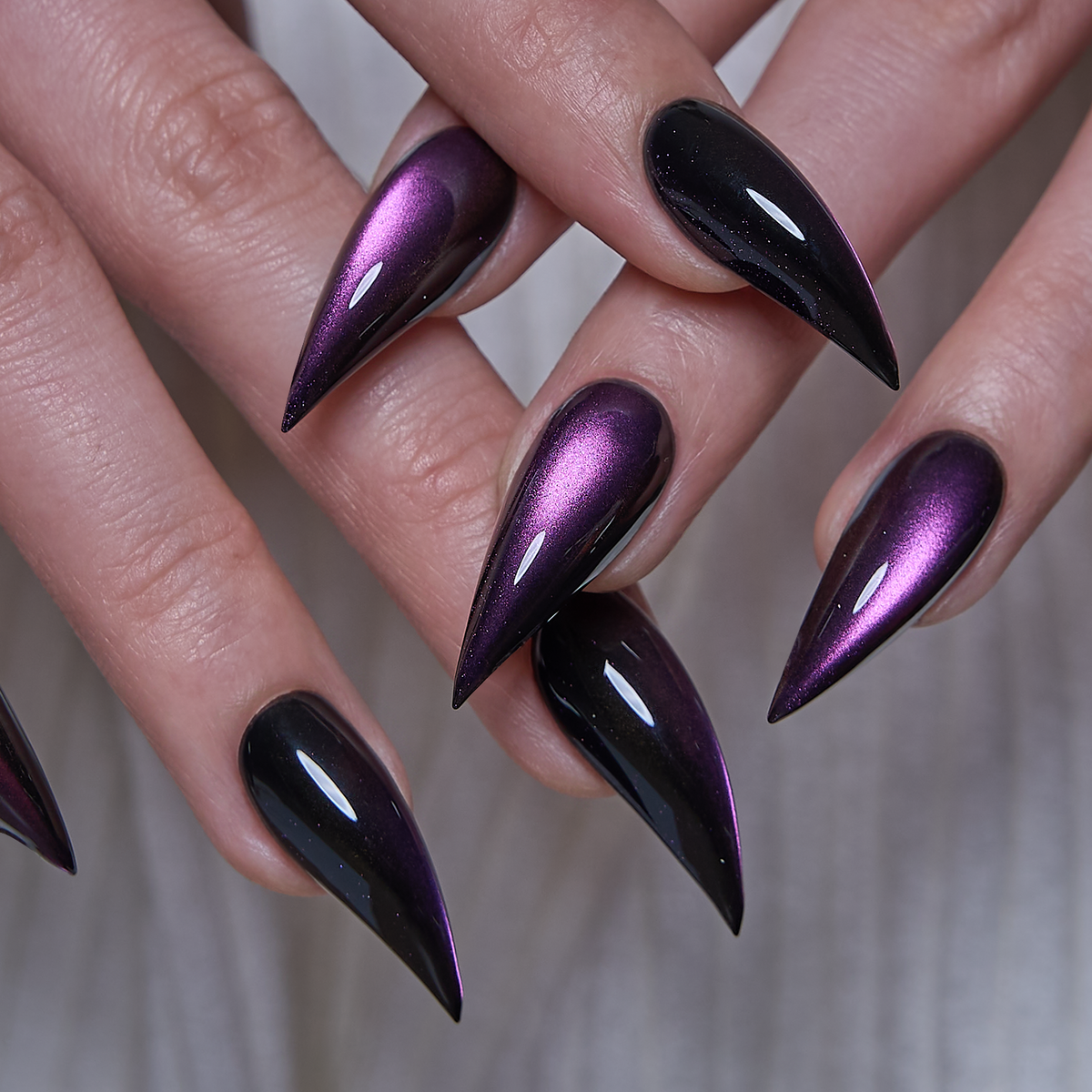 Obsidian Aura - L Cat Claw nail