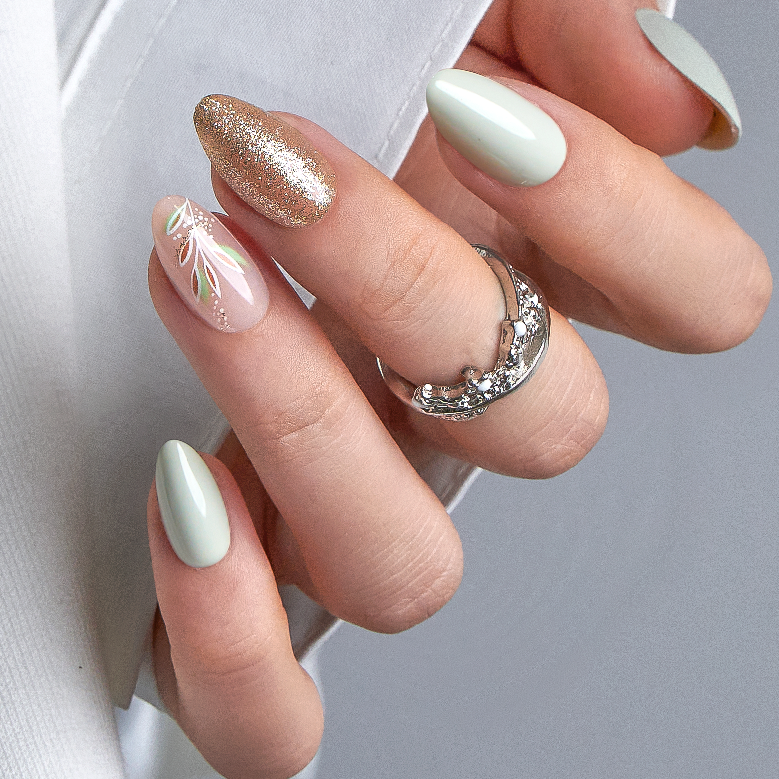 Silver Petal – S Almond