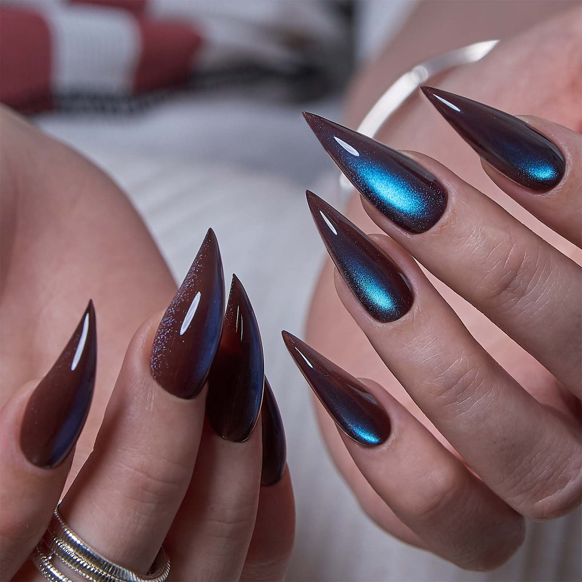 Nebula Shift - L Cat Claw nail