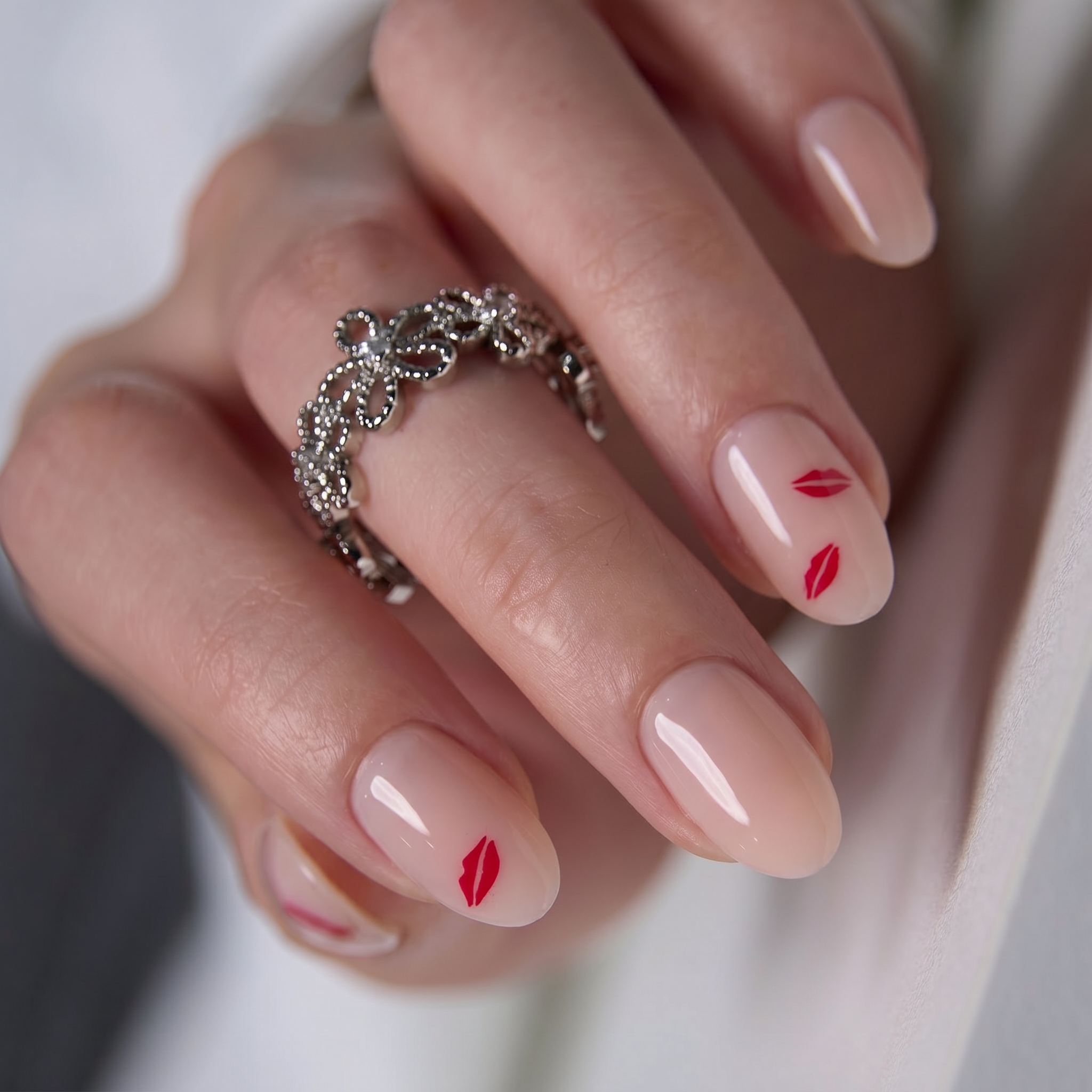 Scarlet Hint – S Oval