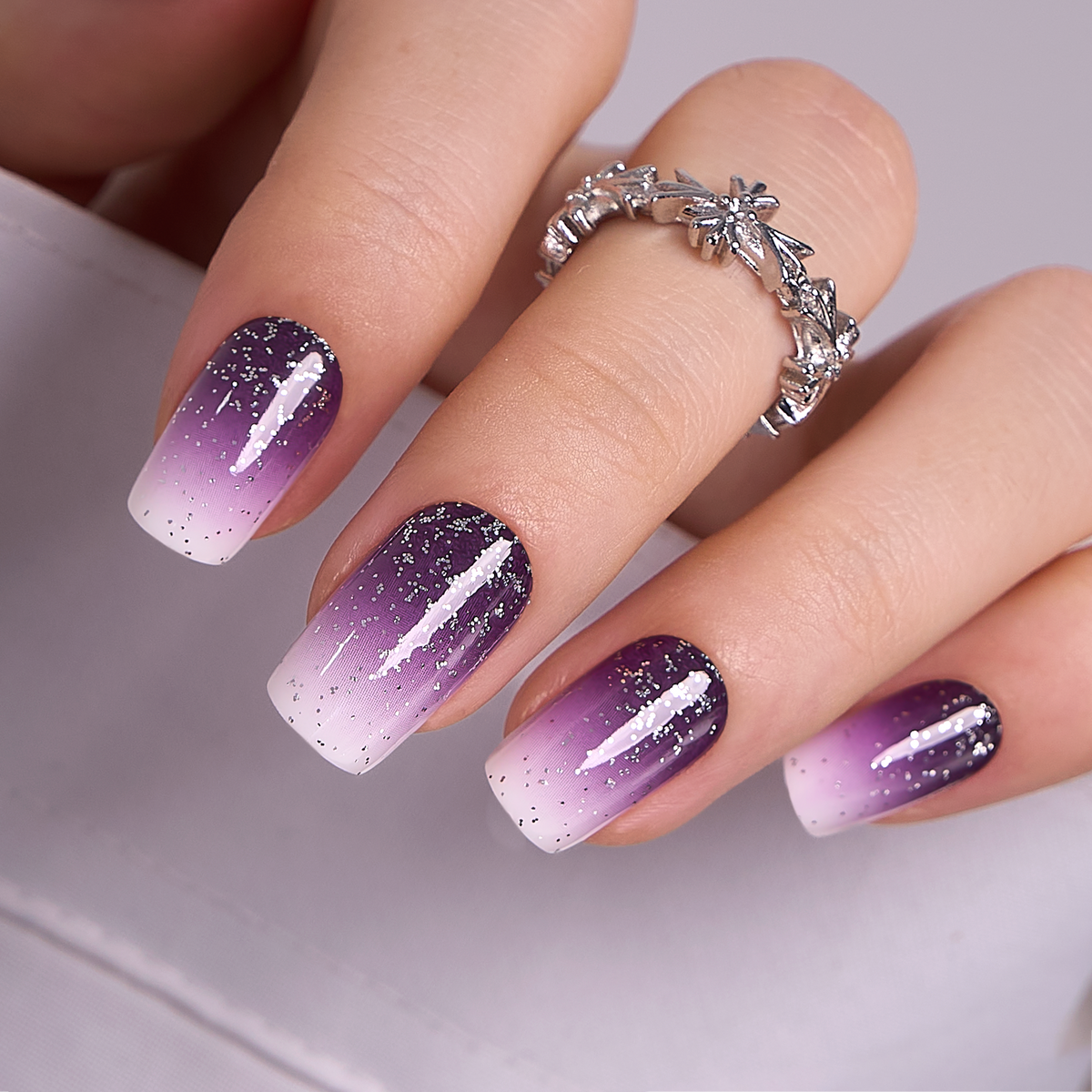 Lila Glitzer – M Eckoval
