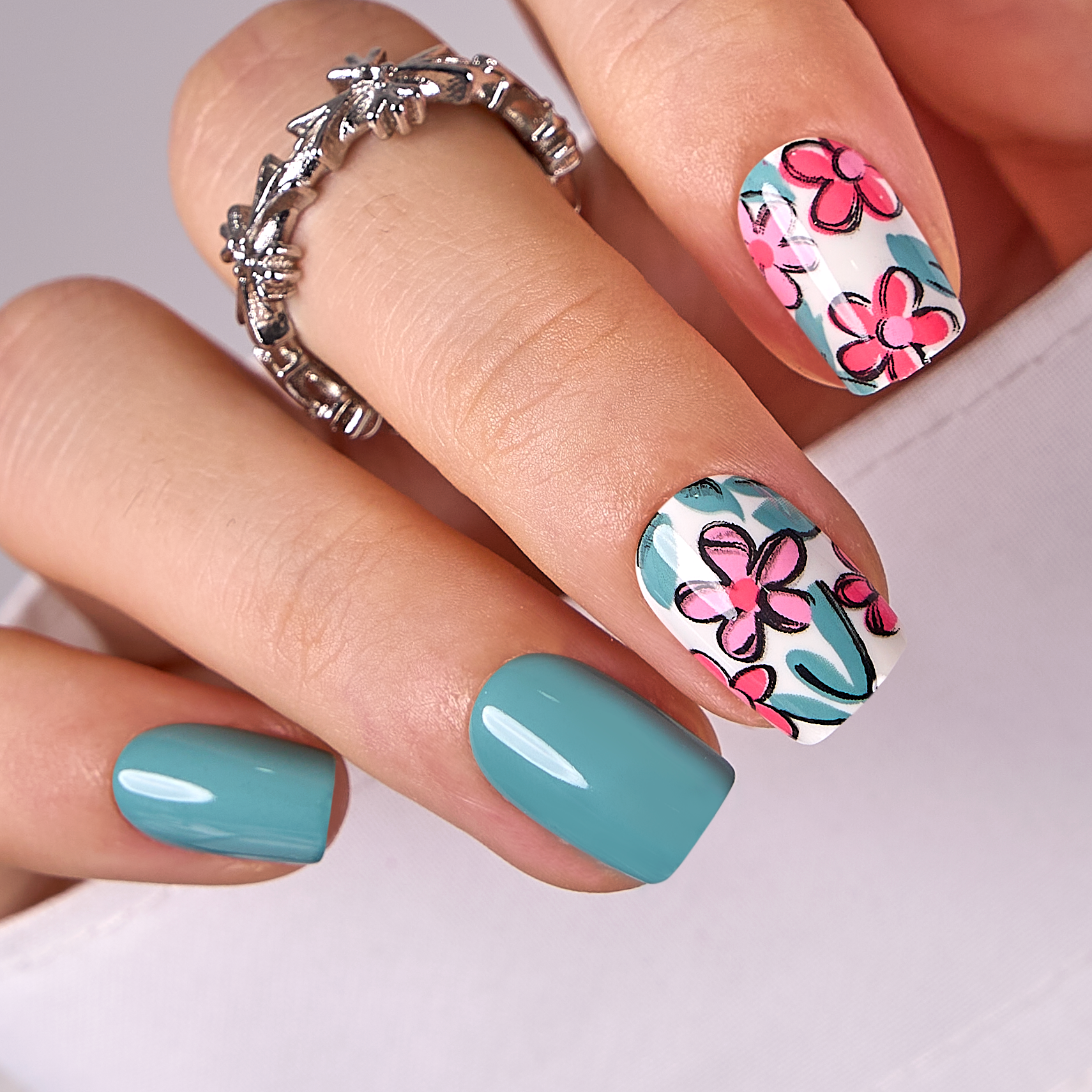 Blossom Breeze – S Squoval