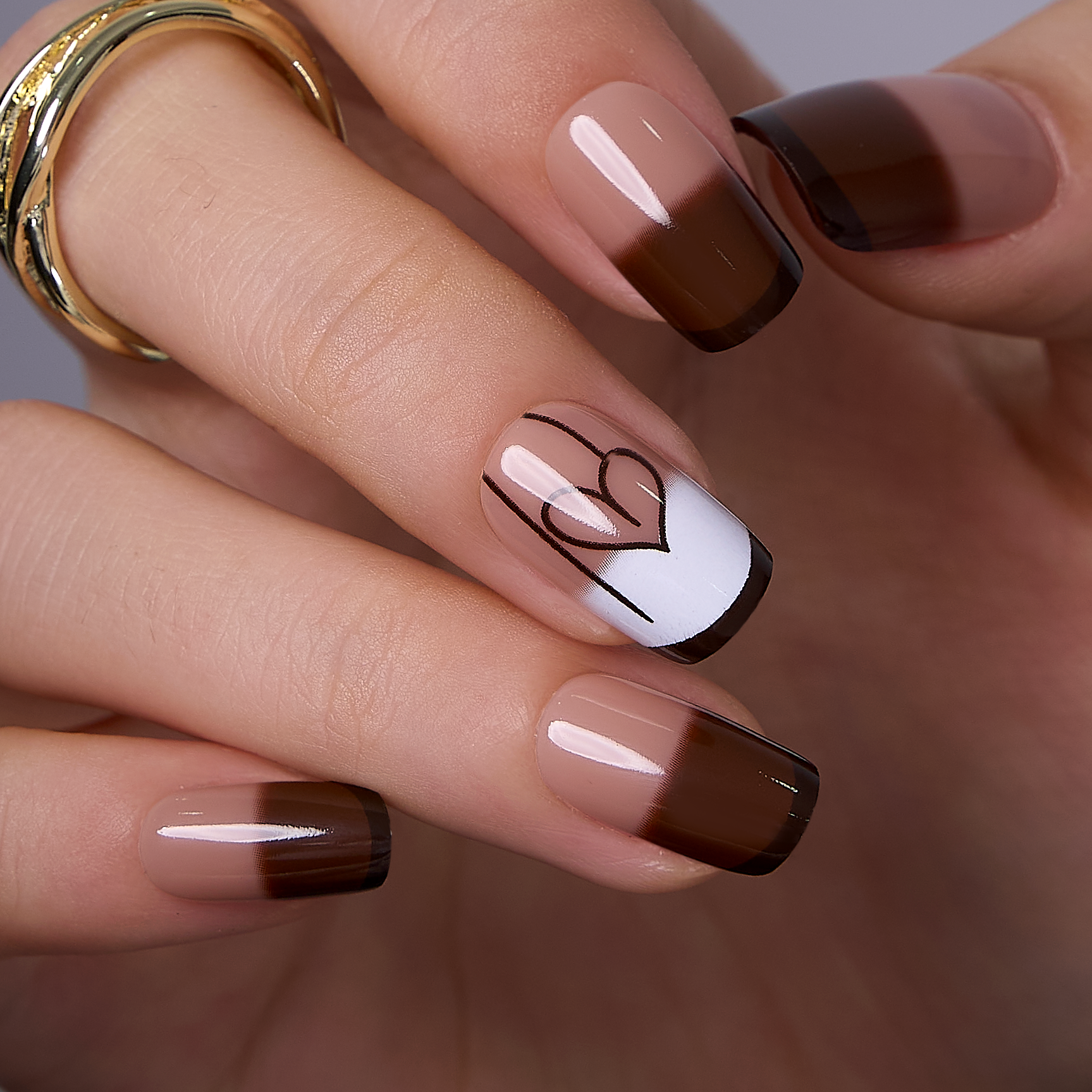 Mocha Heartline – M Squoval