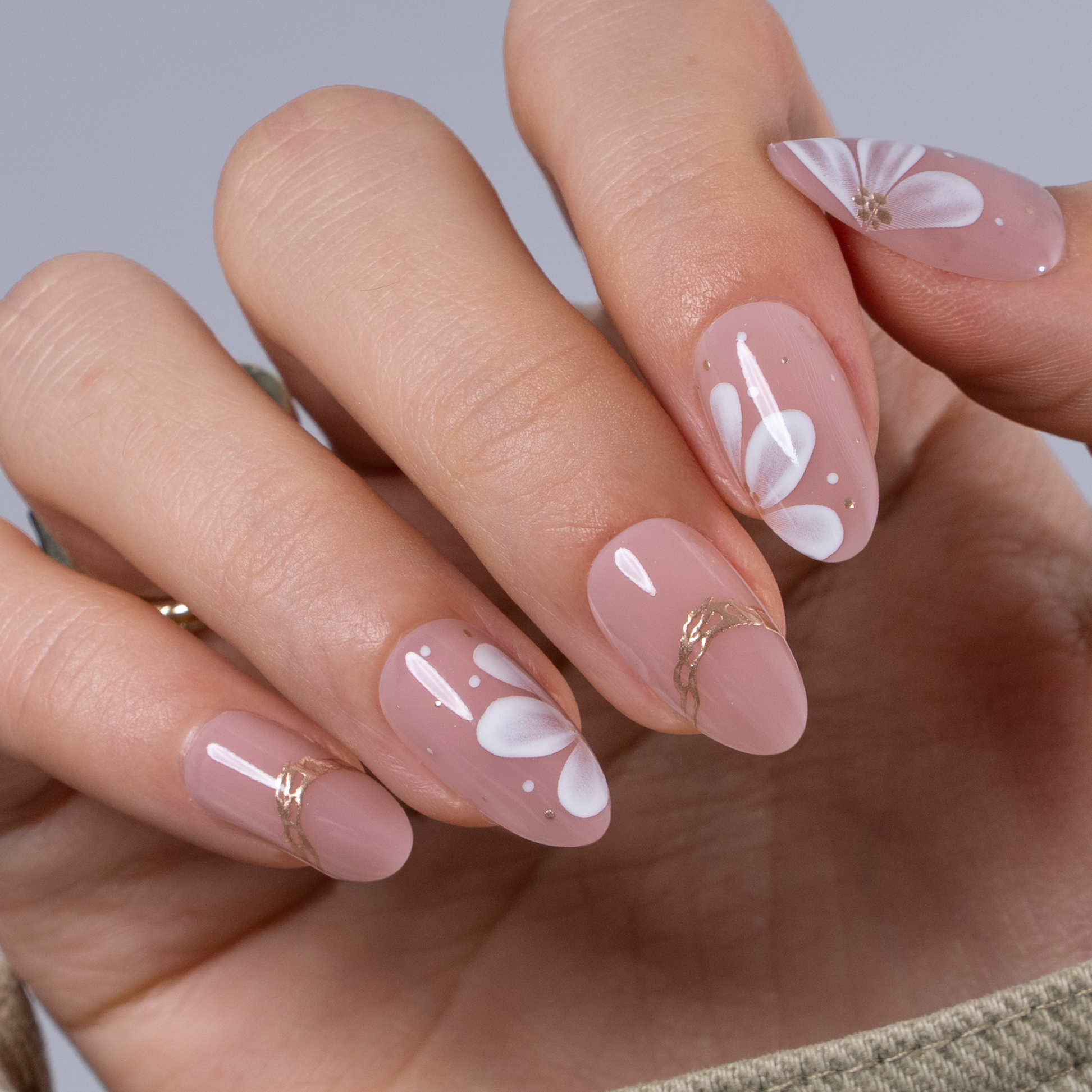 Designer’s Pick | Golden Daisy – S Almond