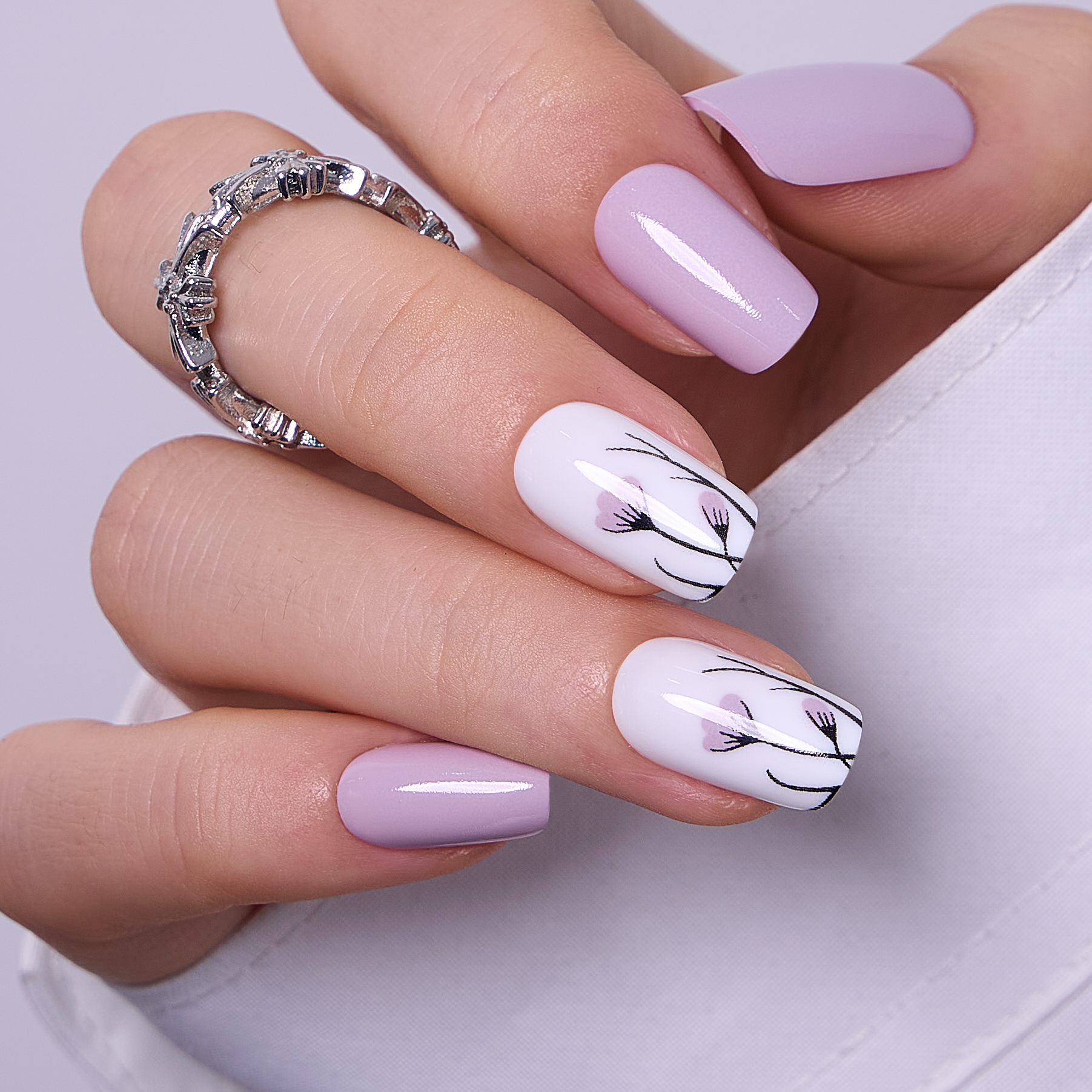 Lilac – M Squoval