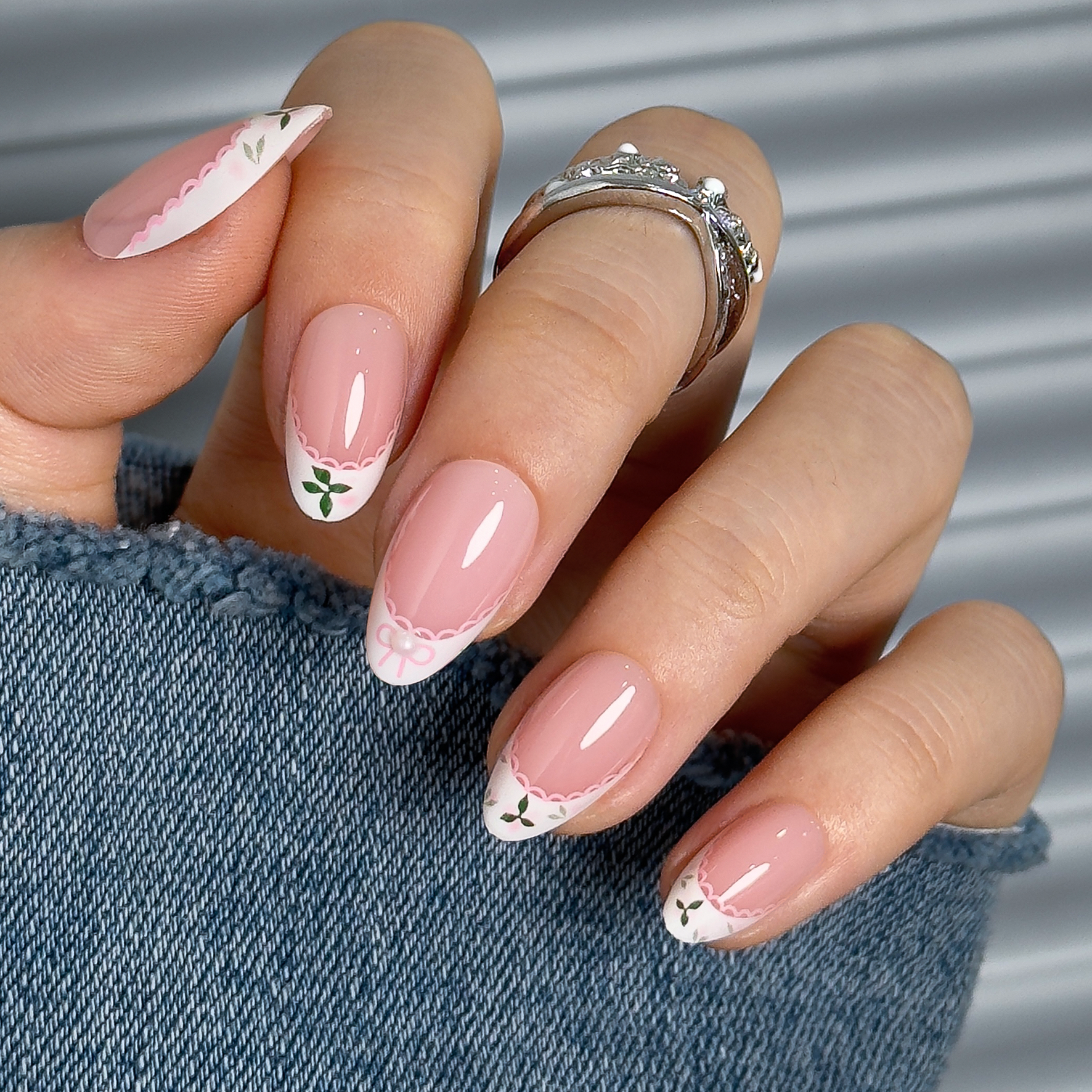Lace Bloom – S Almond