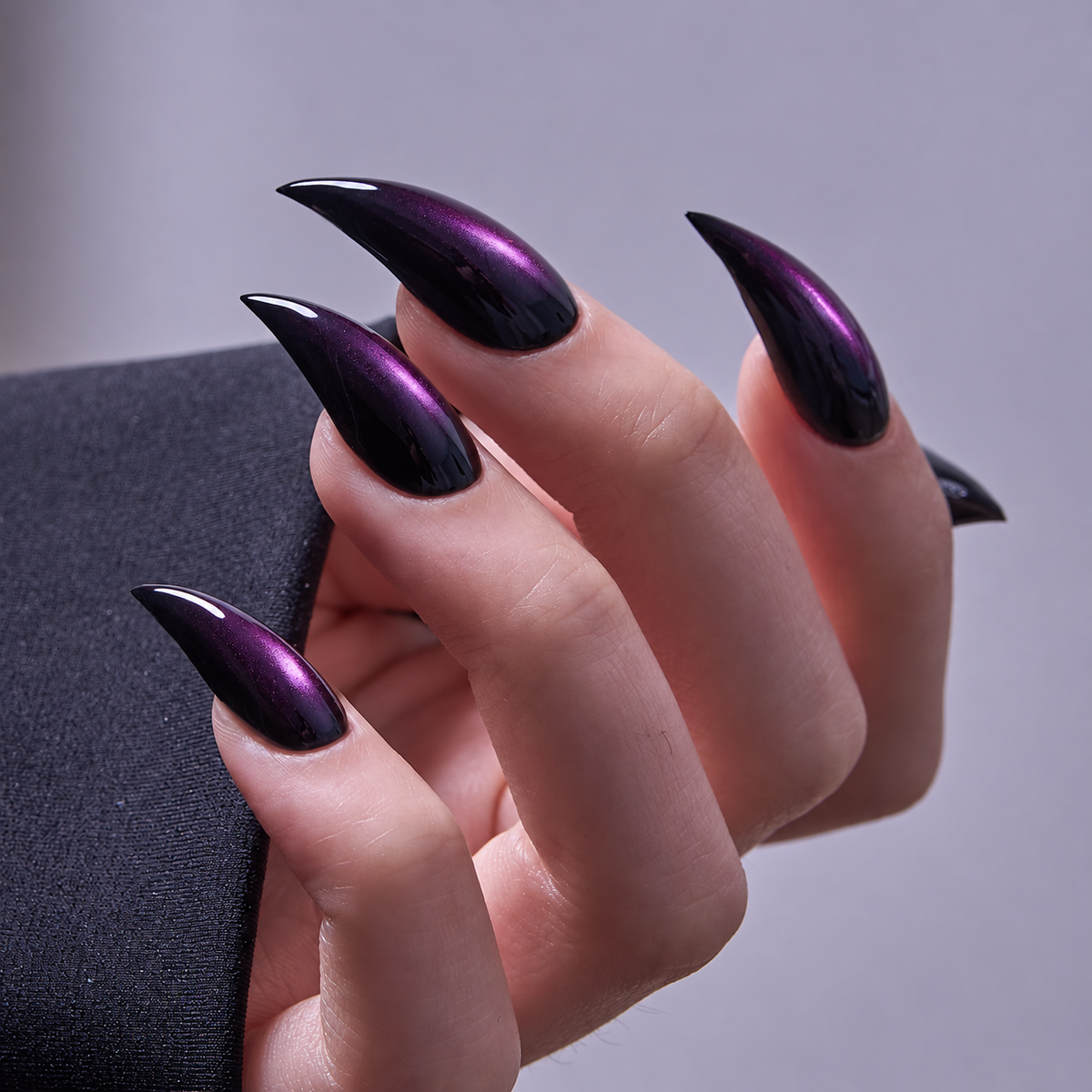 Obsidian Aura - L Cat Claw nail